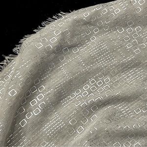 NWOT BETSEY JOHNSON Metallic Silver & Gray Infinity Scarf